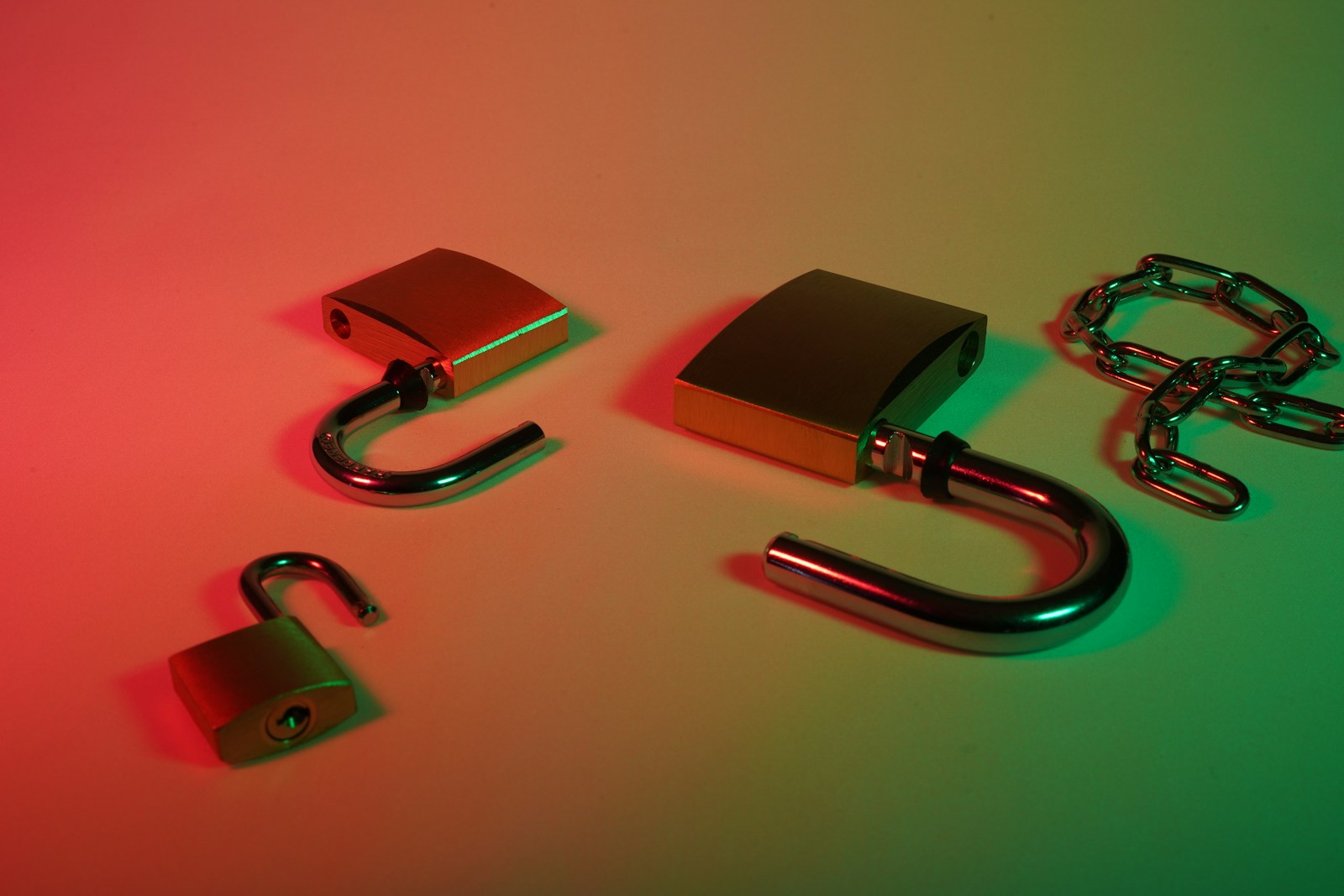 ThreatsDay: inspeccionar un modelo puede ejecutar código y 543.699 secretos siguen vivos