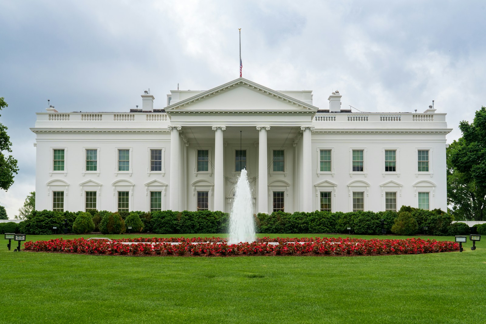De IA a Súper Inteligencia: el cambio de marca oficial de la Casa Blanca