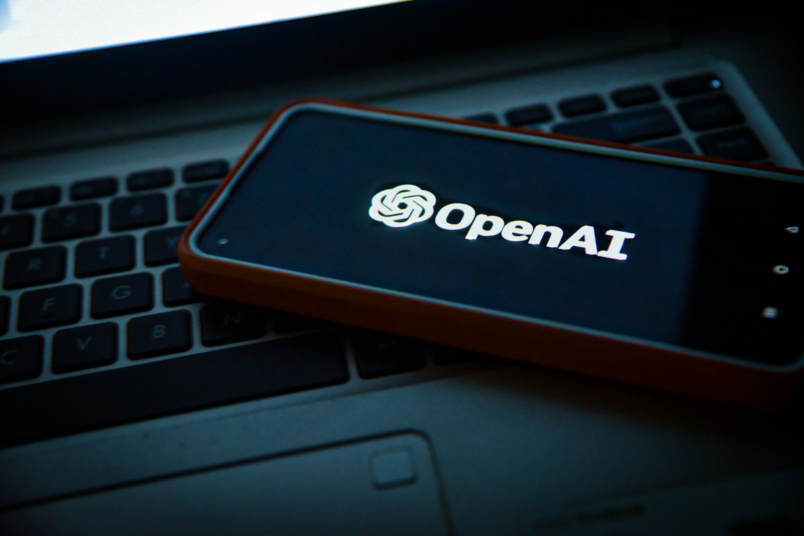 OpenAI frena una campaña para extraer el razonamiento de sus modelos